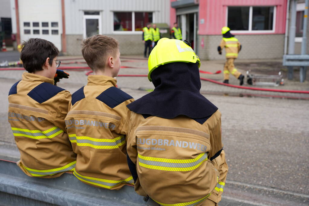 Brandweerlieden van de toekomst houden wedstrijd
