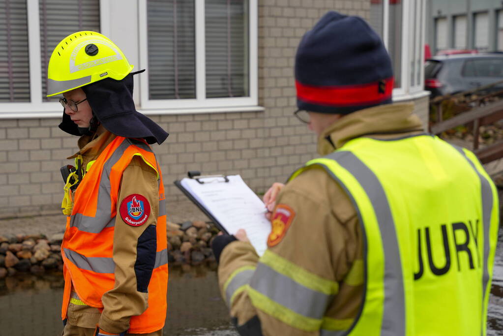 Brandweerlieden van de toekomst houden wedstrijd