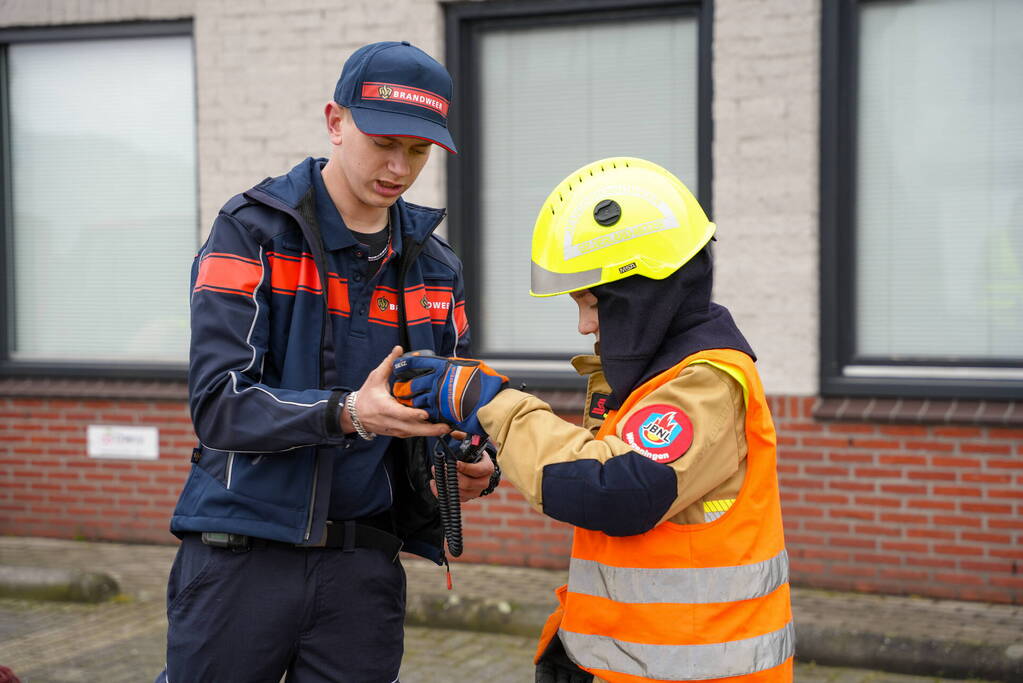 Brandweerlieden van de toekomst houden wedstrijd