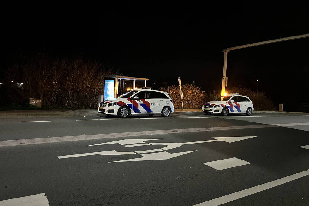 Aanhouding en ravage nadat auto crasht