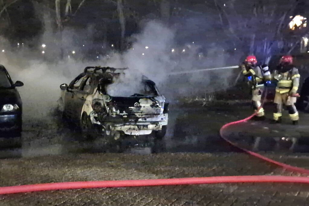 Personenauto verwoest door brand