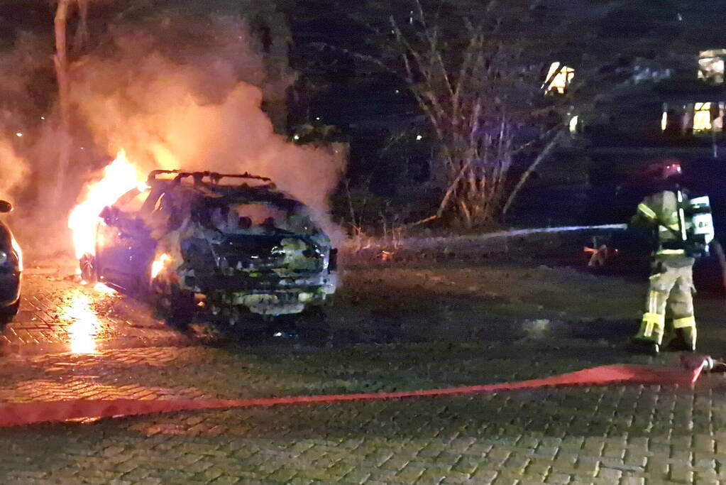 Personenauto verwoest door brand