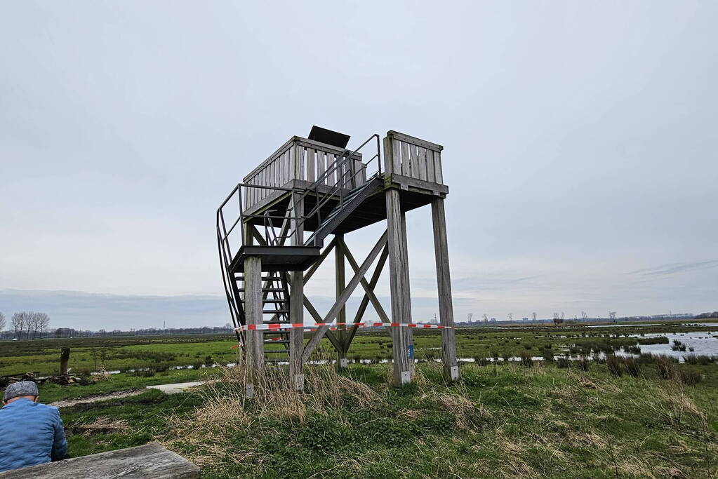 Uitkijktoren binnenveldse hooilanden vernield