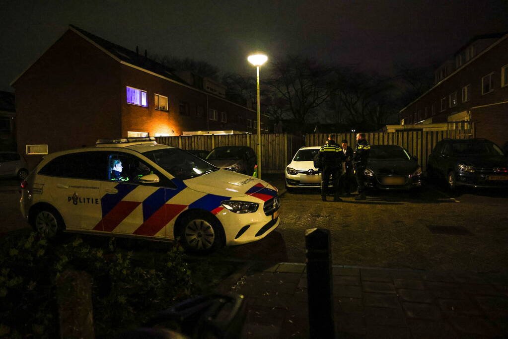 Vier mannen overvallen woning en slaan op vlucht