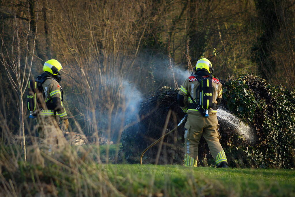 Brand rondom transformatorhuis snel geblust