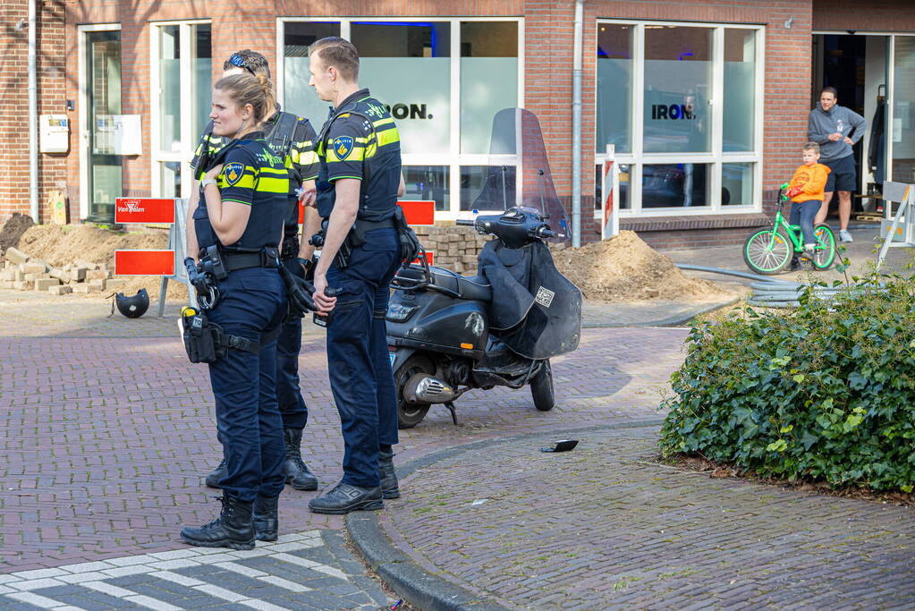 Gewonde bij ongeval tussen automobilist en scooter met twee opzittenden