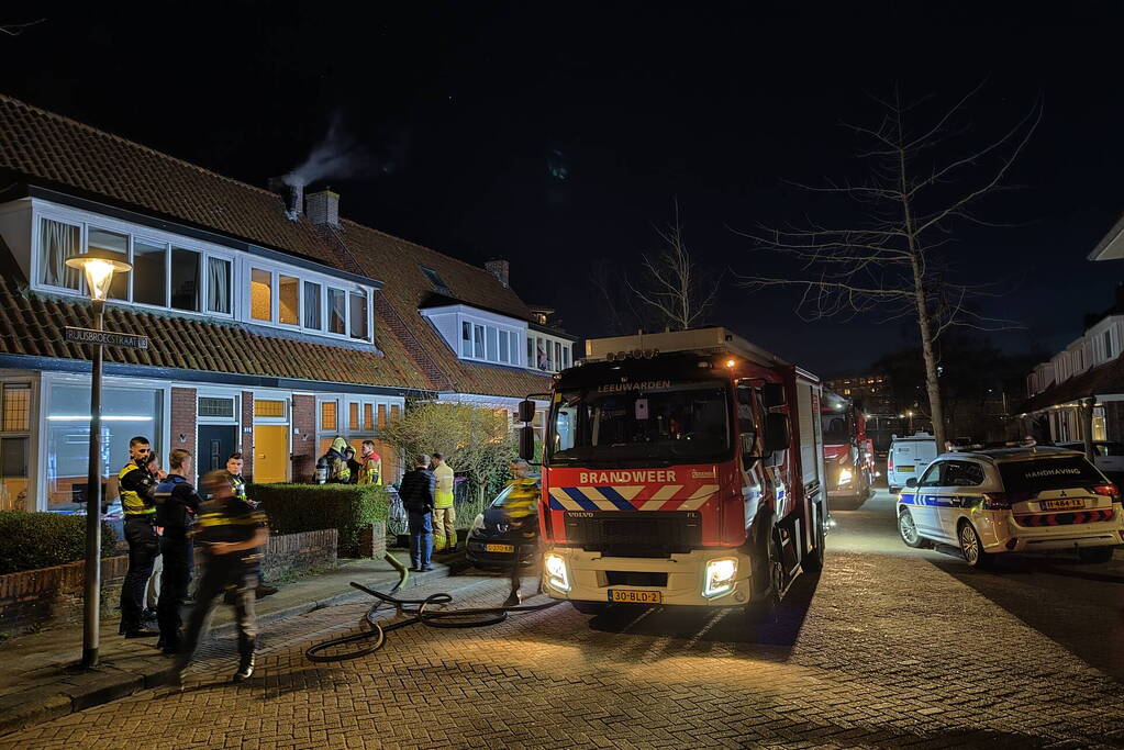 Brand in schoorsteen van woning