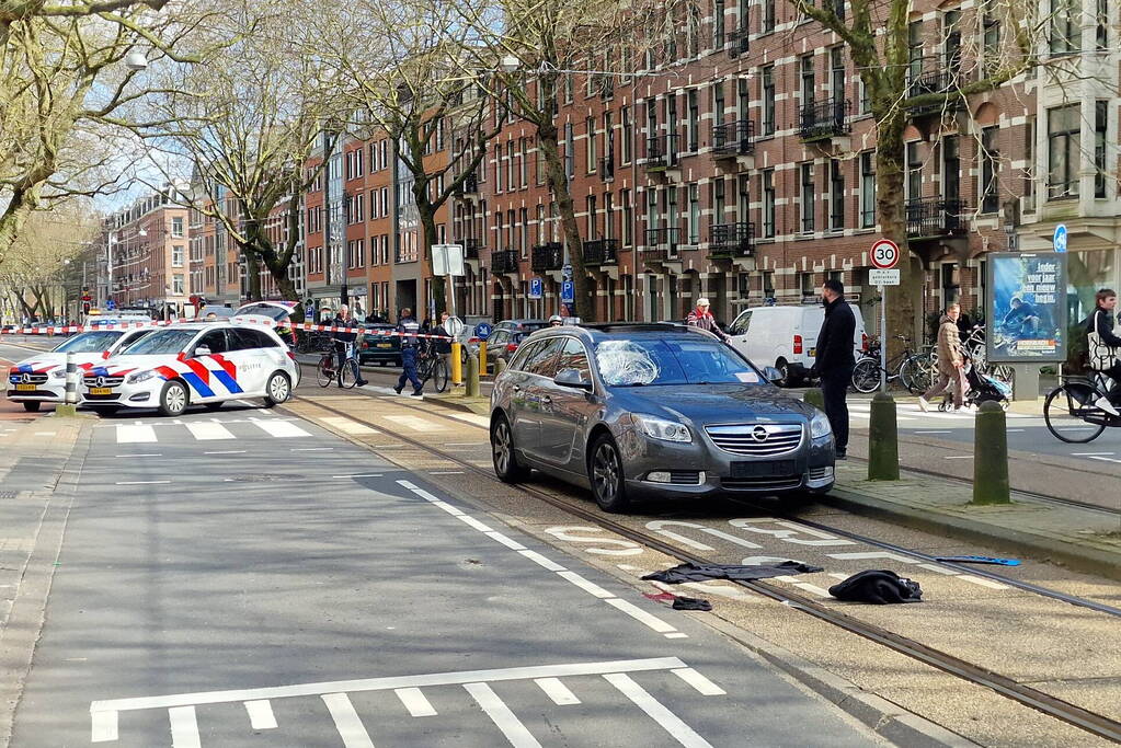 Traumateam ingezet voor ernstig ongeval tussen fietser en taxi