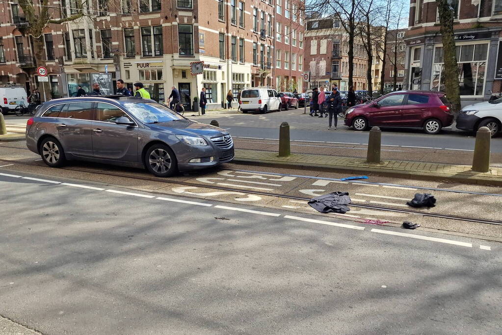 Traumateam ingezet voor ernstig ongeval tussen fietser en taxi