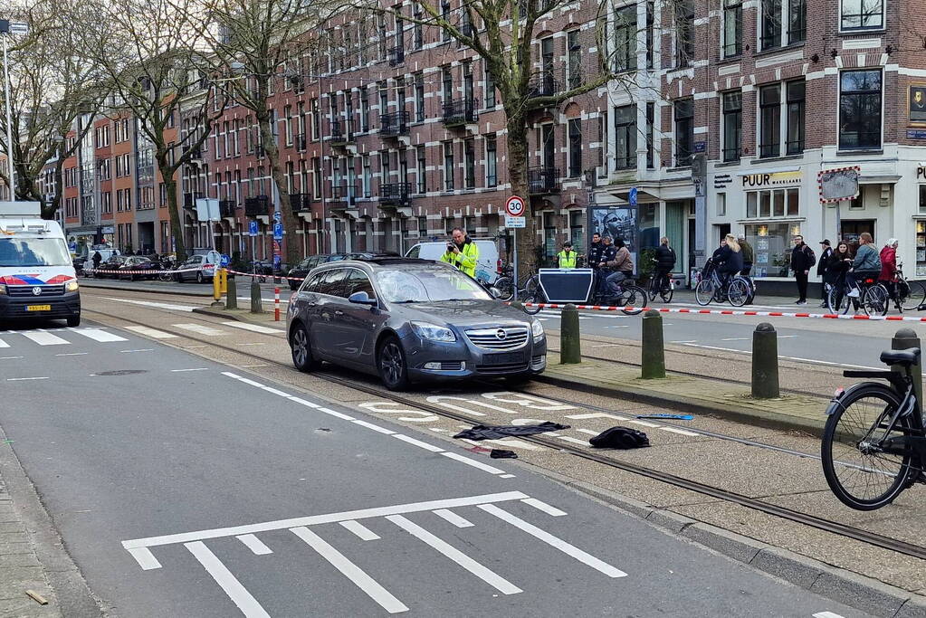 Traumateam ingezet voor ernstig ongeval tussen fietser en taxi