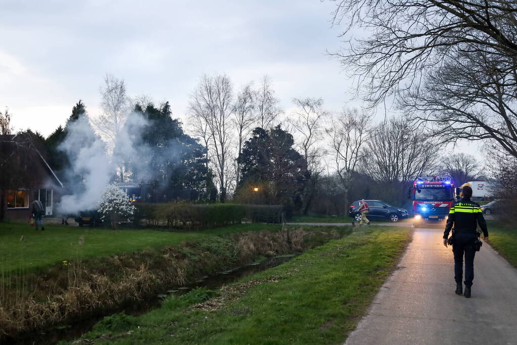 Bestelbus zwaar beschadigd door brand
