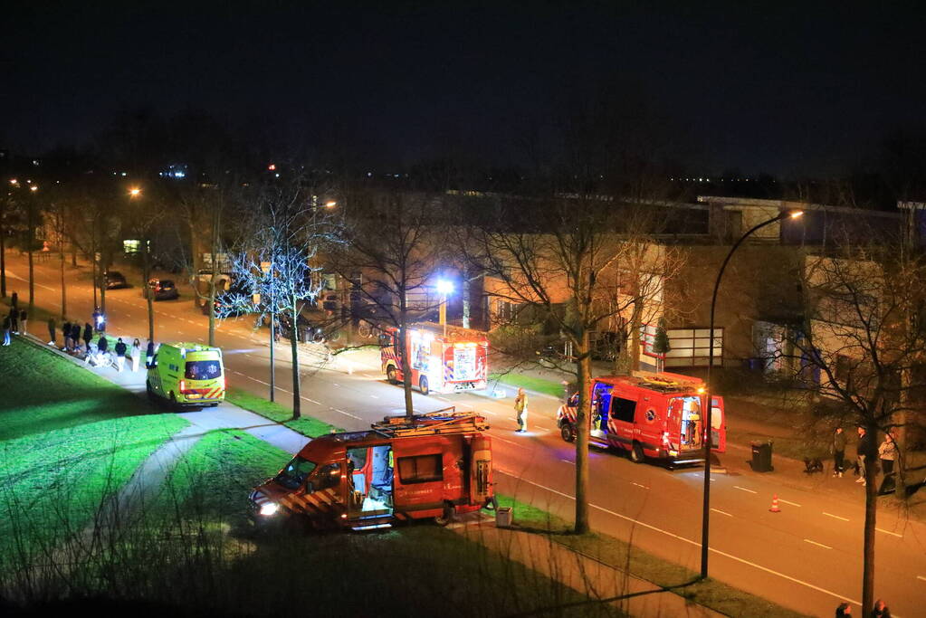 Persoon met scootmobiel raakt vermoedelijk te water