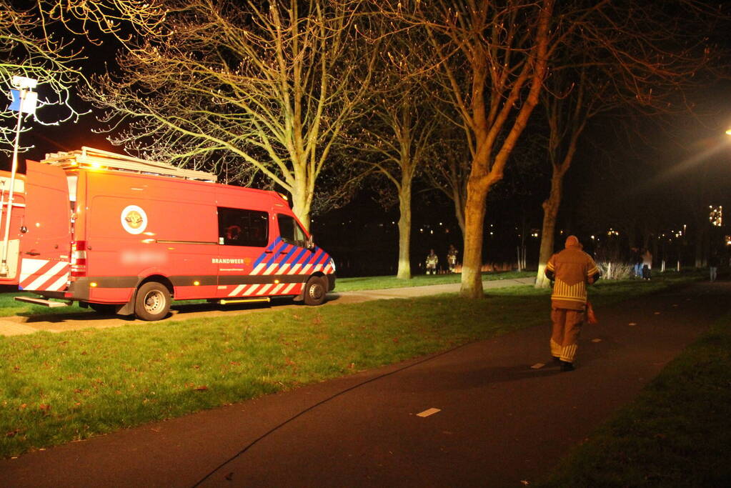 Zoektocht naar mogelijk persoon in water