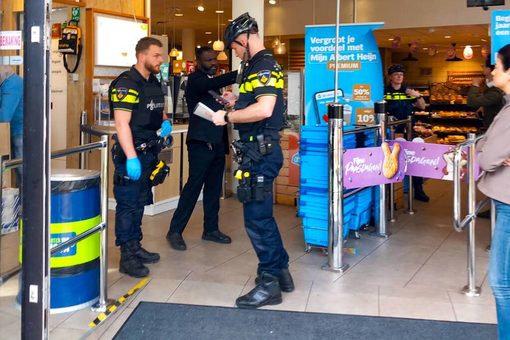 Dader voortvluchtig na steekpartij