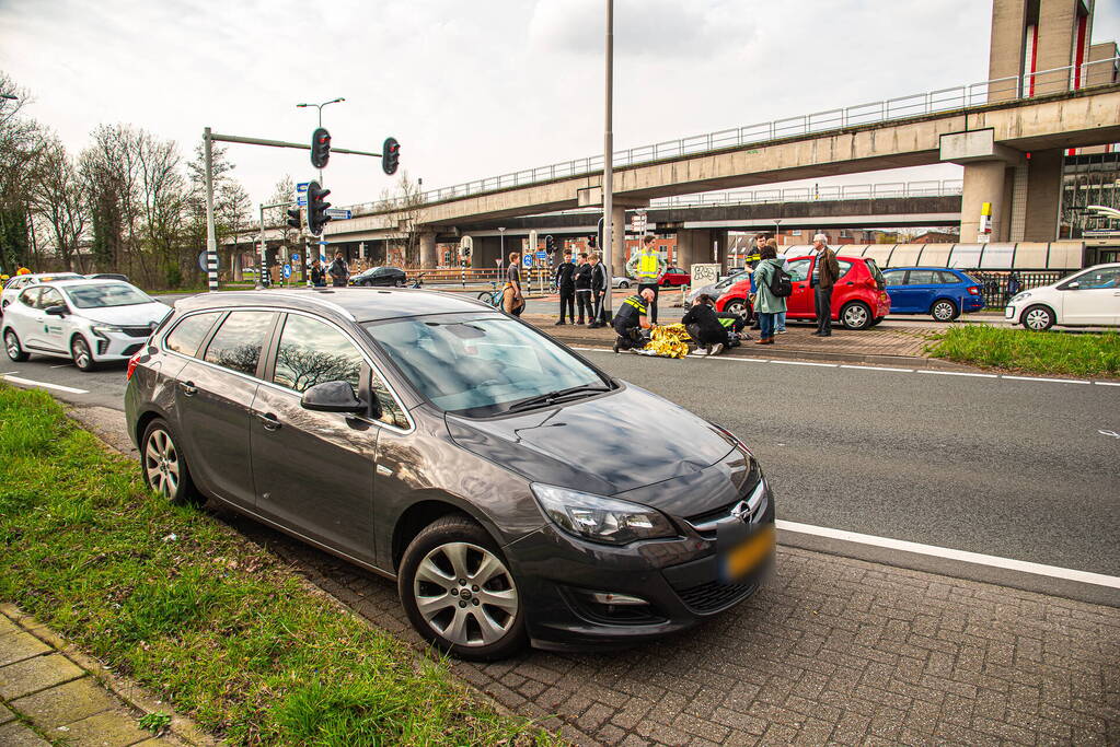 Kind gewond bij aanrijding met auto