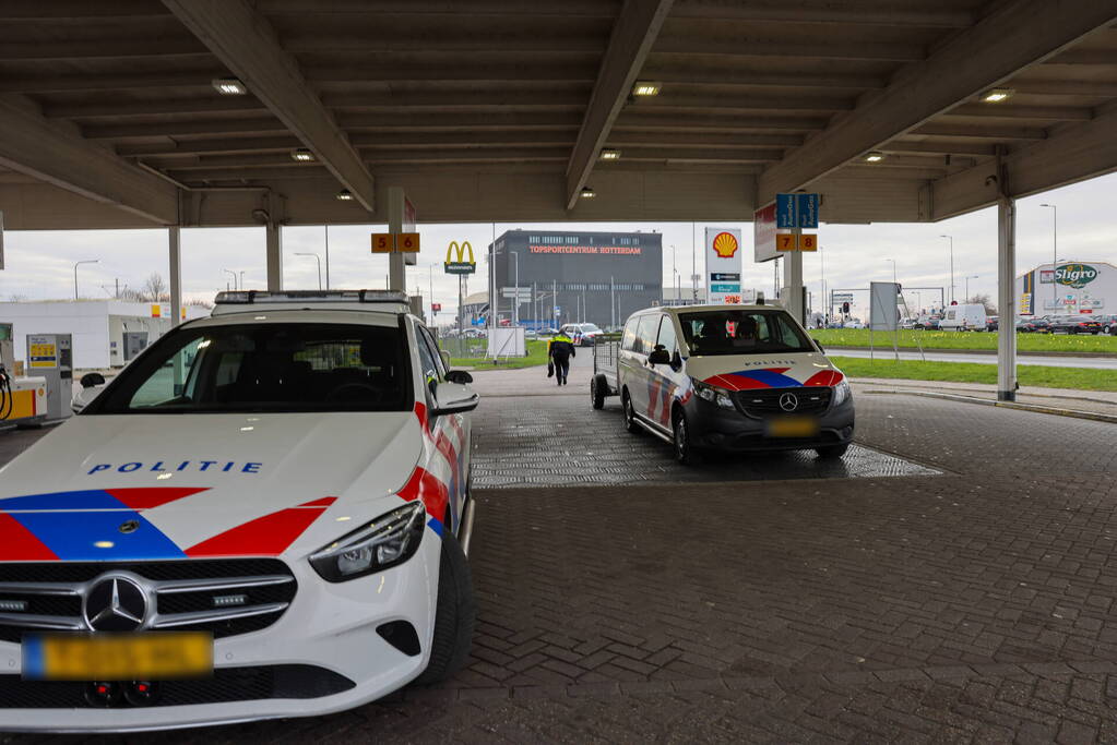 Man met verward gedrag laat tas achter in fast-food restaurant