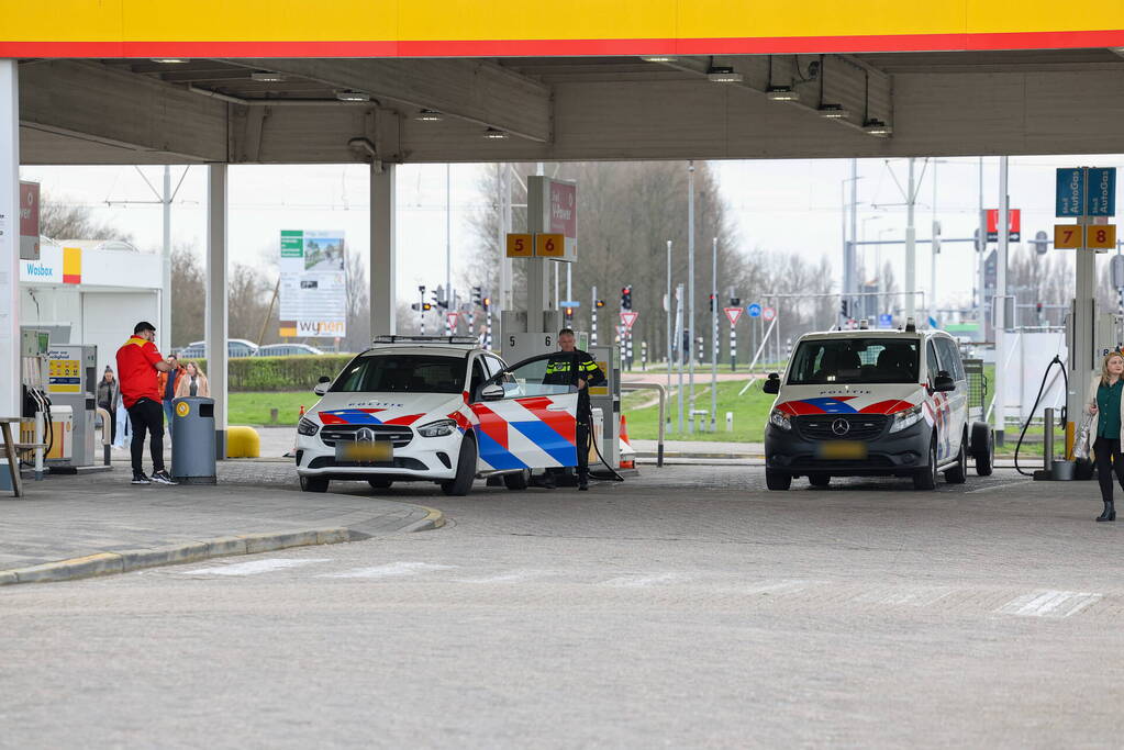 Man met verward gedrag laat tas achter in fast-food restaurant