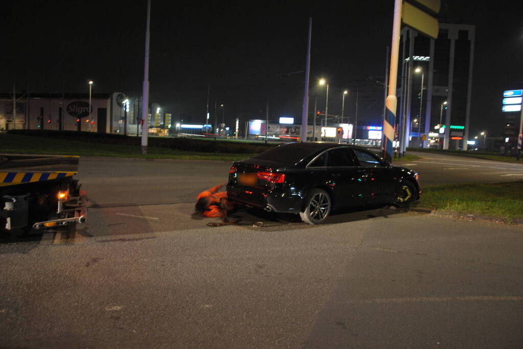 Bestuurder slaat op de vlucht na crash