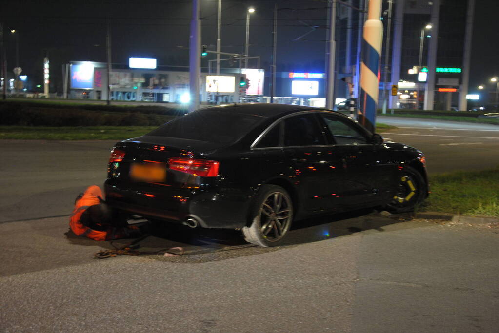 Bestuurder slaat op de vlucht na crash