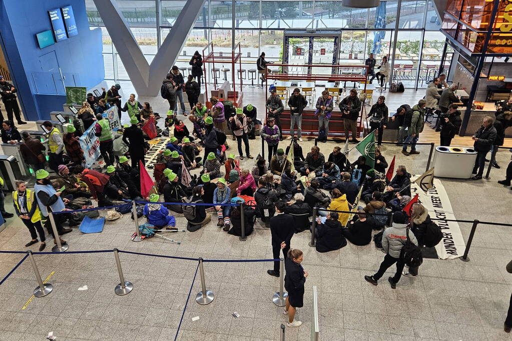 XR dringt eindhoven airport binnen