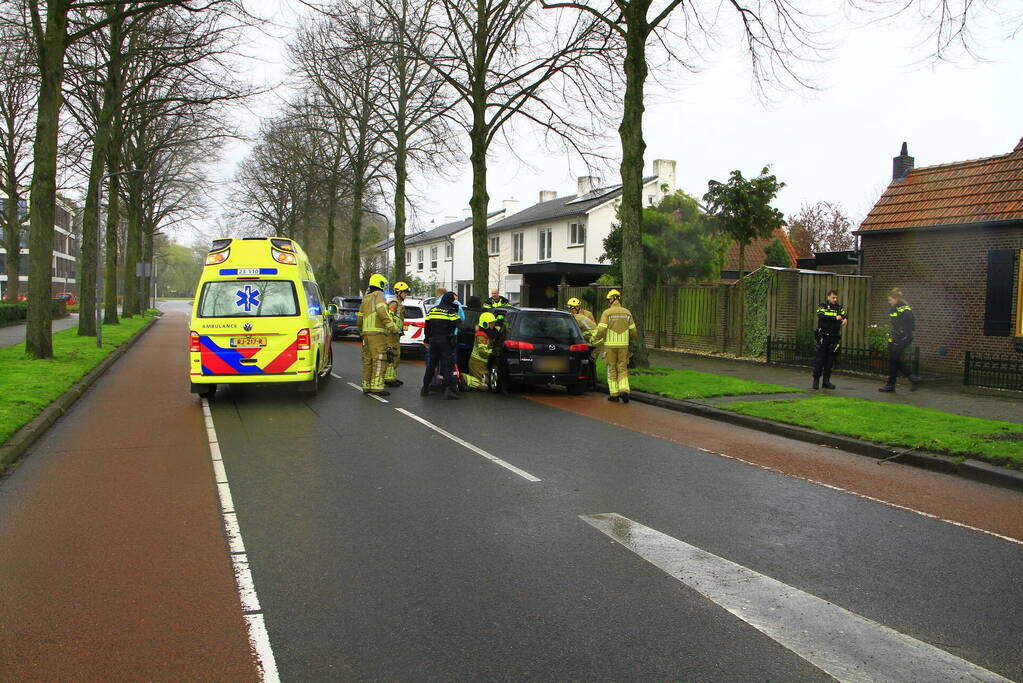 Flinke schade bij ongeval op kruispunt