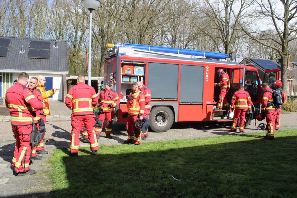 Magnetron in brand in aanleunwoning in Blijham