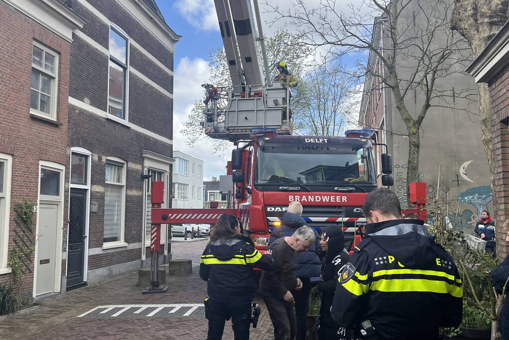 Brand op dak van woning