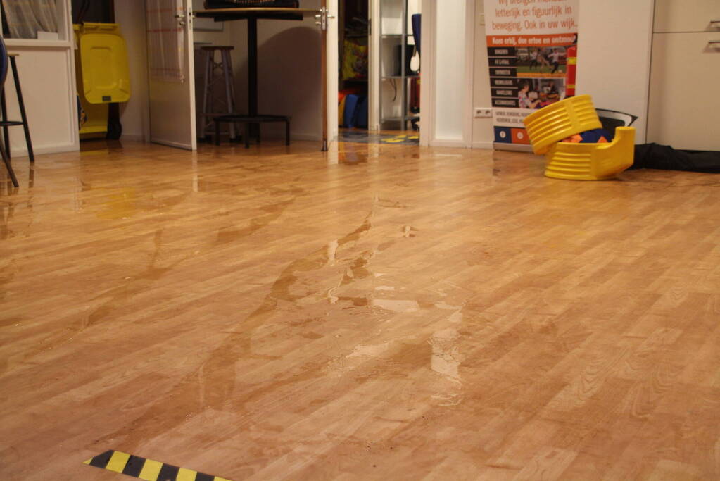 Welzijnskwartier en gezondheidsplein onder water door lekkende kraan