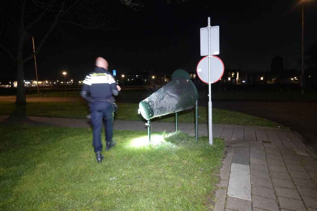 Politie blust brand in afvalvangnet