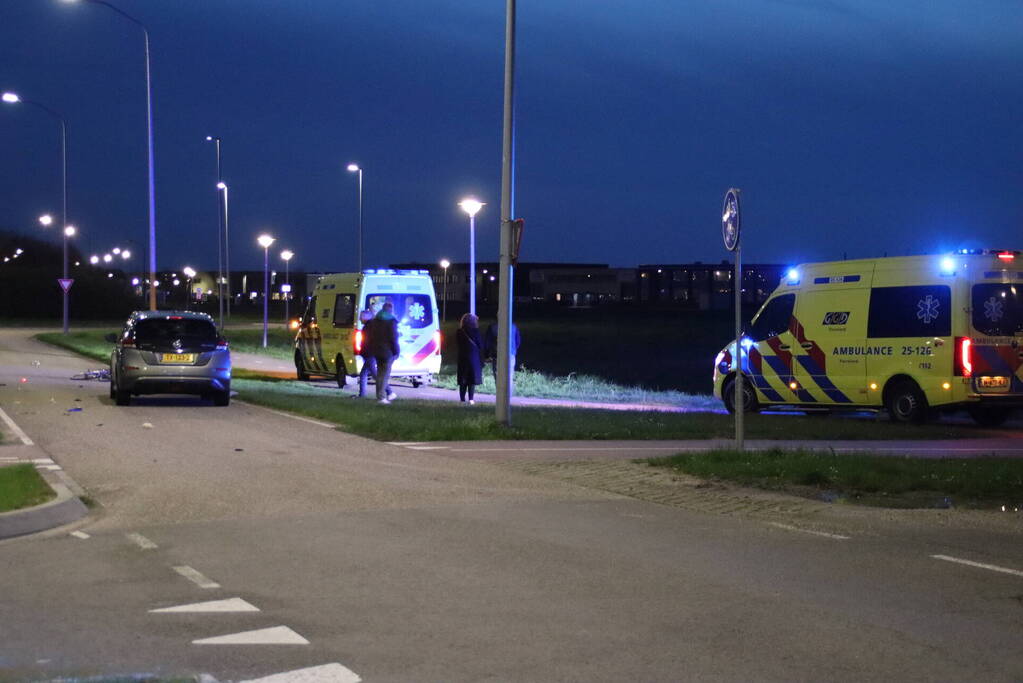 Fietser ernstig gewond bij aanrijding met personenauto