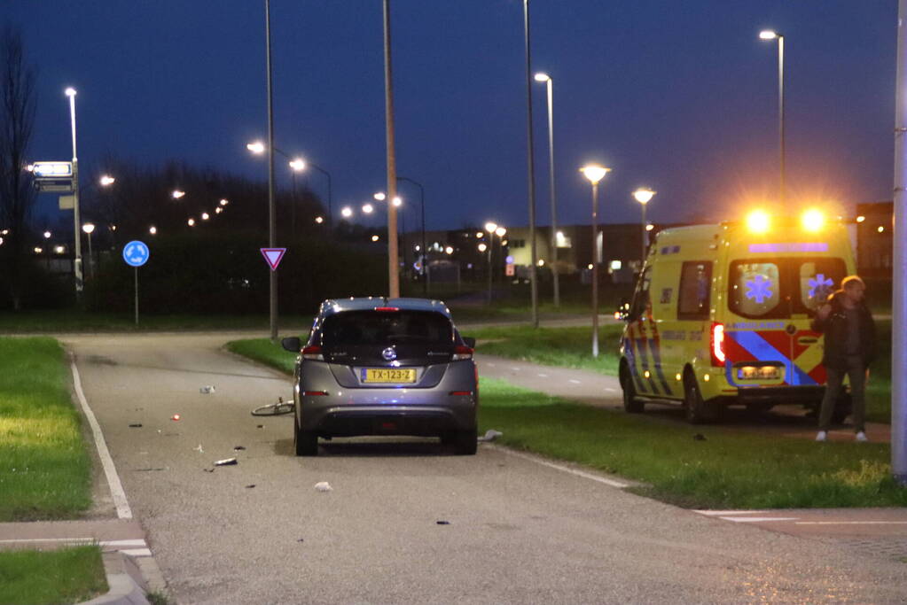 Fietser ernstig gewond bij aanrijding met personenauto