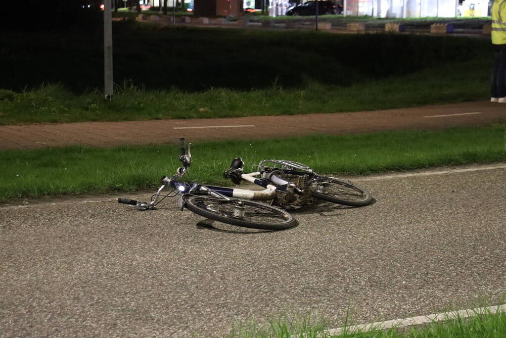 Fietser ernstig gewond bij aanrijding met personenauto