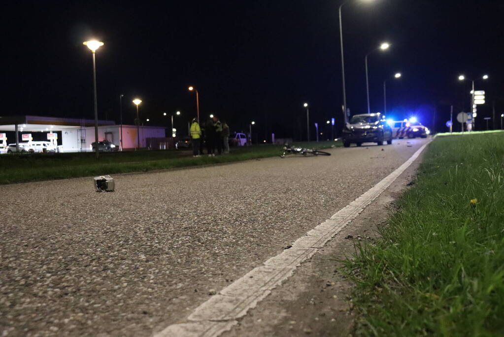 Fietser ernstig gewond bij aanrijding met personenauto
