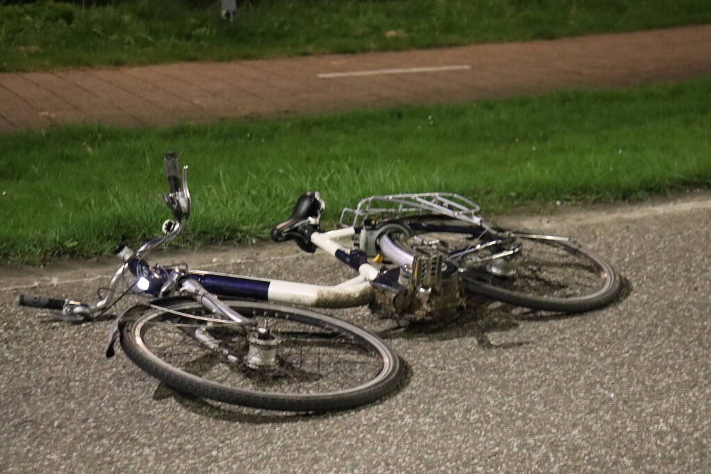 Fietser ernstig gewond bij aanrijding met personenauto