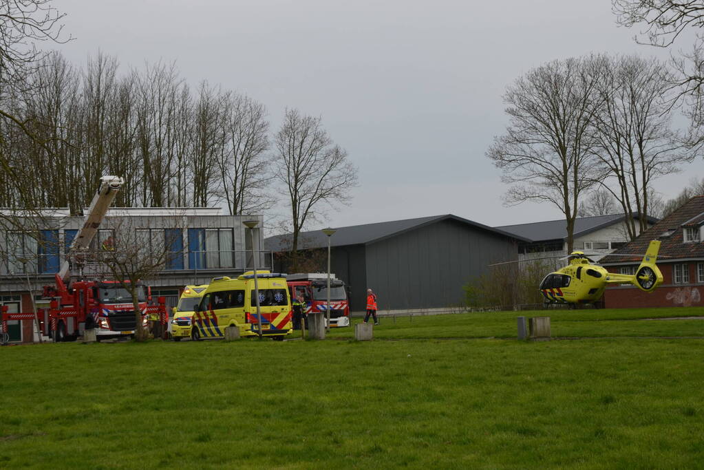 Traumateam assisteert bij medische noodsituatie