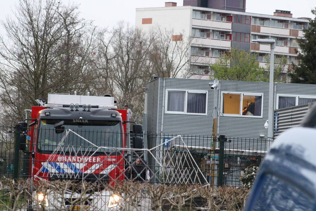 Brandweer aanwezig bij mogelijke brand AZC