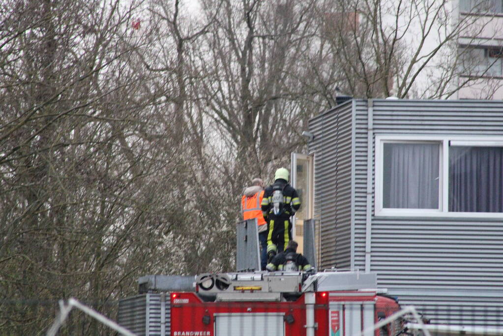 Brandweer aanwezig bij mogelijke brand AZC