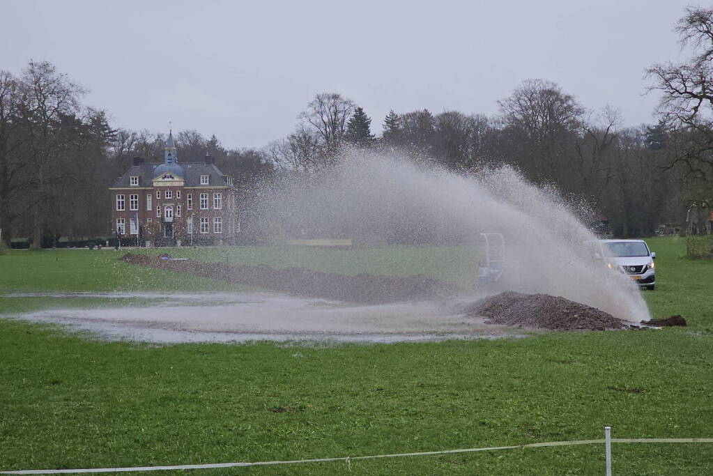 Waterleiding geraakt bij werkzaamheden