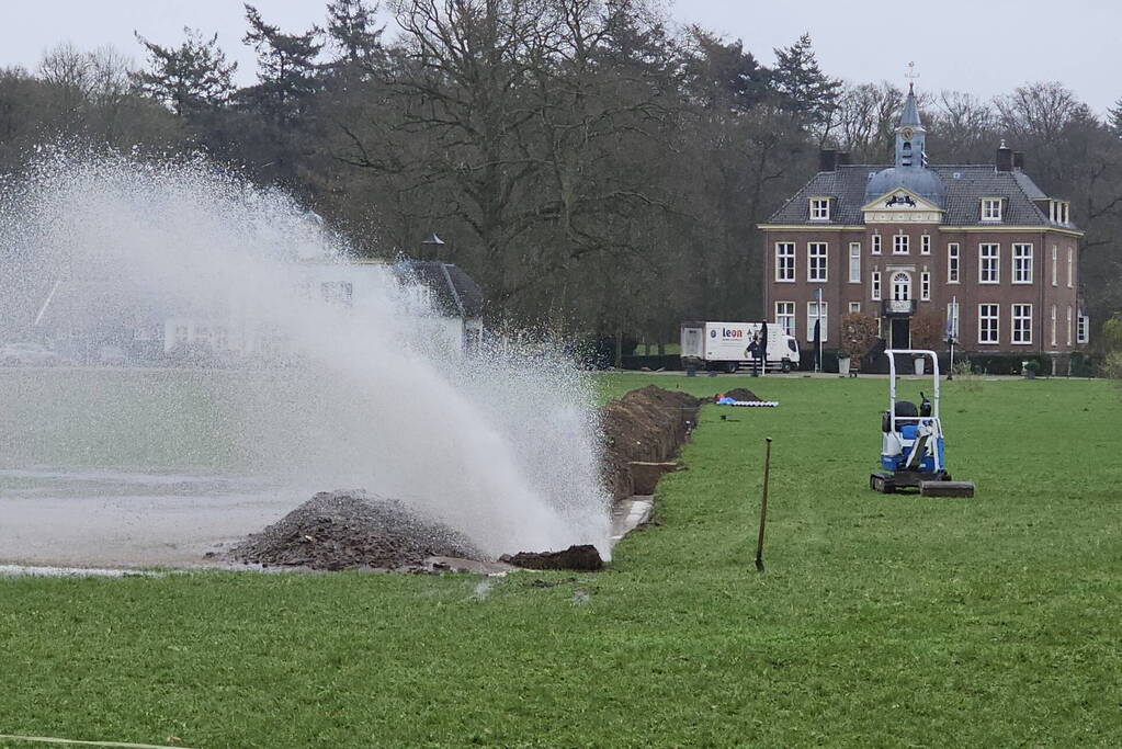 Waterleiding geraakt bij werkzaamheden