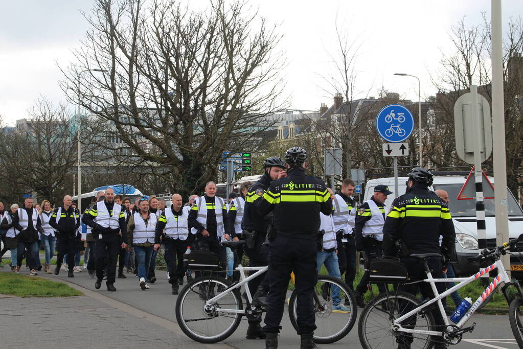 Politieagenten demonstreren tegen te hoge pensioenleeftijd