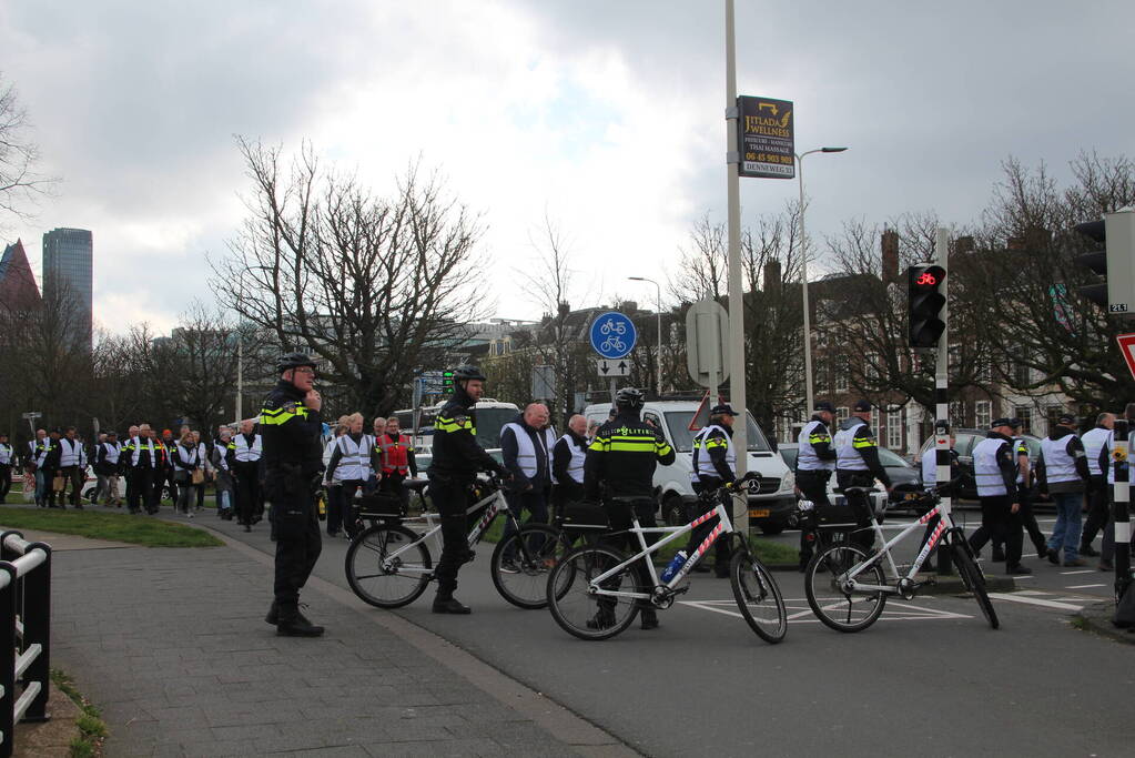 Politieagenten demonstreren tegen te hoge pensioenleeftijd