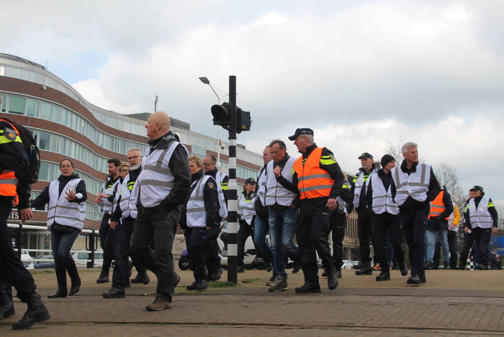 Politieagenten demonstreren tegen te hoge pensioenleeftijd