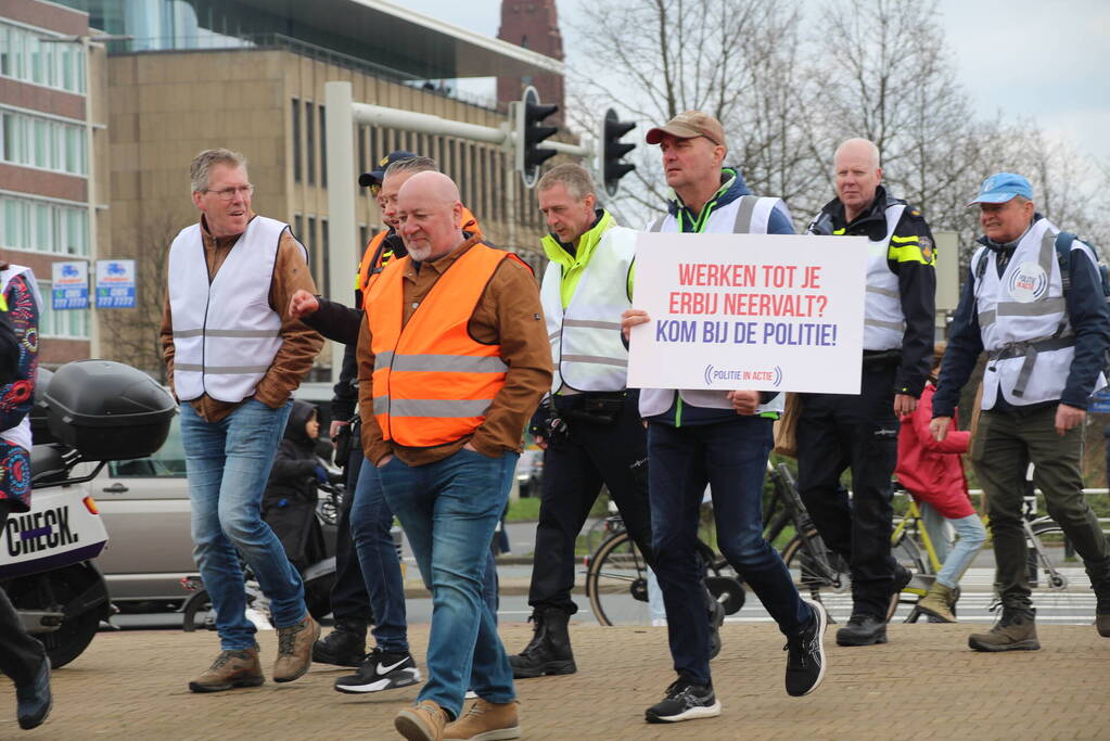 Politieagenten demonstreren tegen te hoge pensioenleeftijd