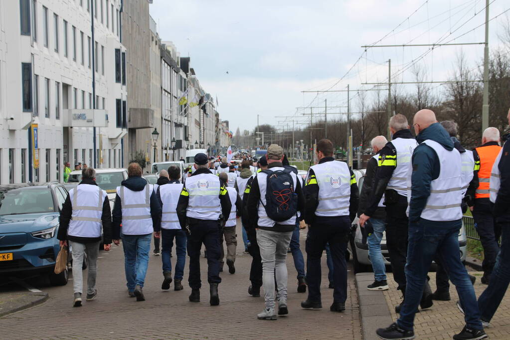 Politieagenten demonstreren tegen te hoge pensioenleeftijd