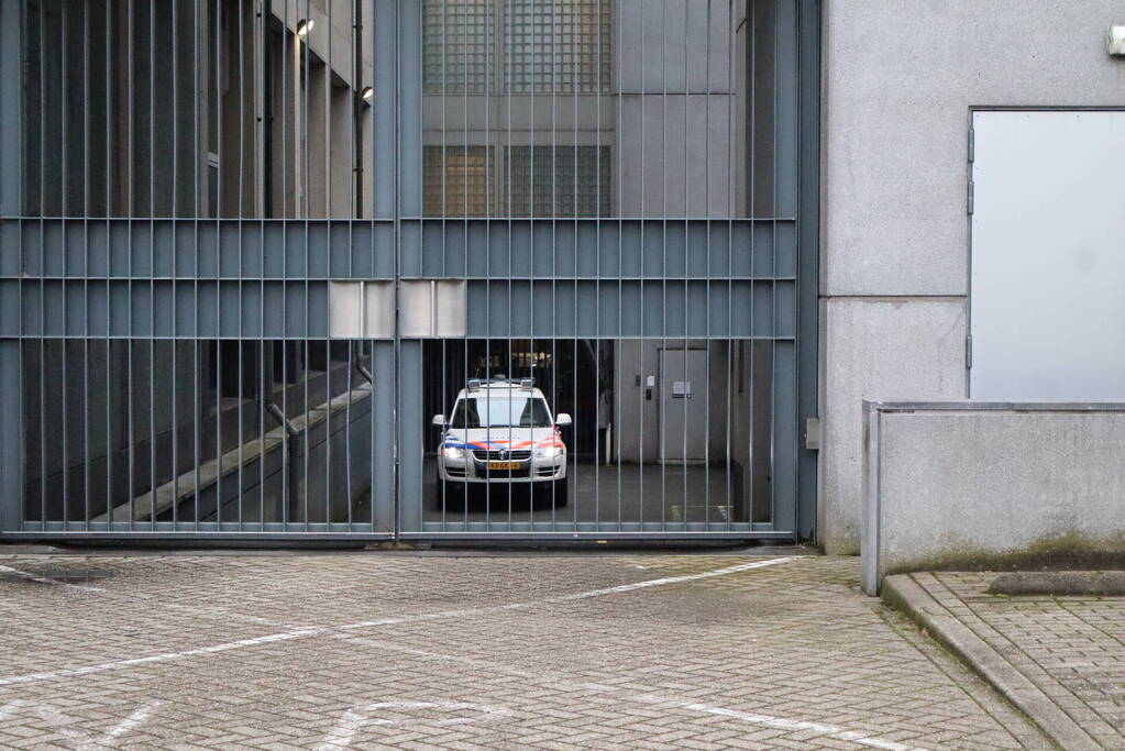 Massale politie-inzet bij rechtzaak, pegida voorman aangehouden