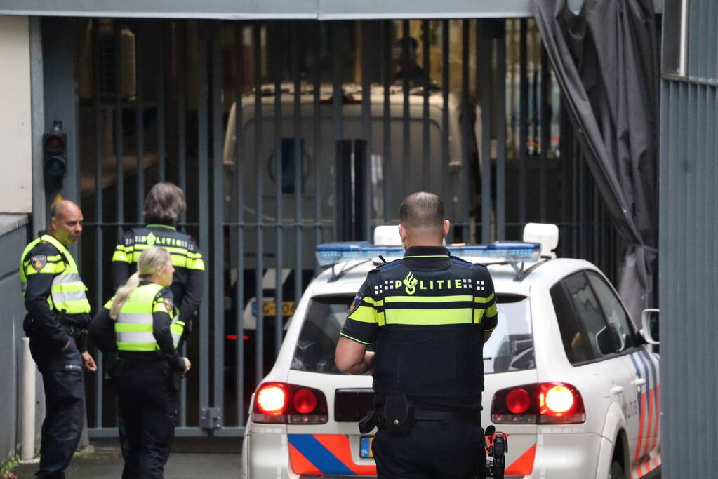 Massale politie-inzet bij rechtzaak, pegida voorman aangehouden