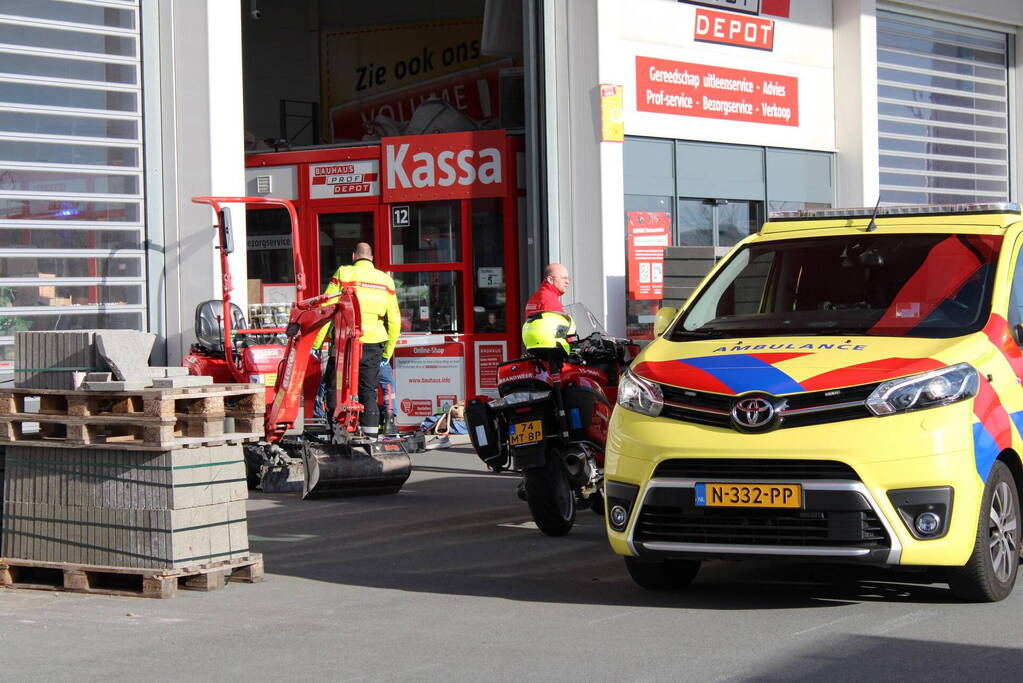 Persoon zwaargewond bij ongeval Bauhaus