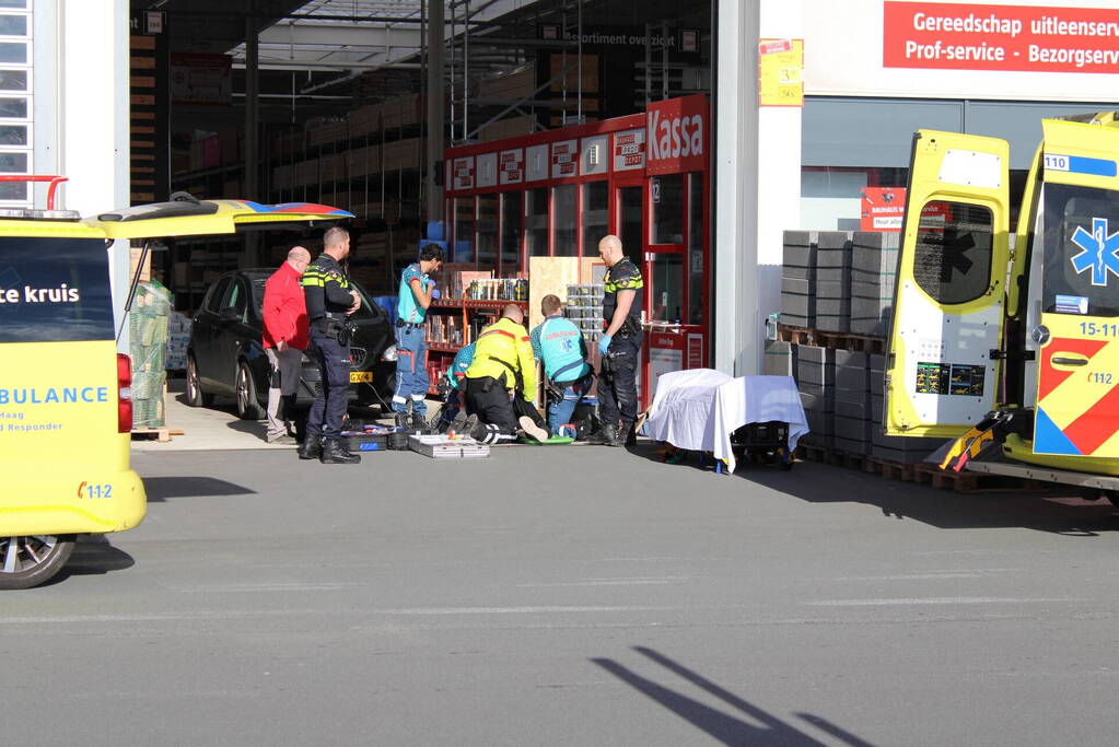 Persoon zwaargewond bij ongeval Bauhaus