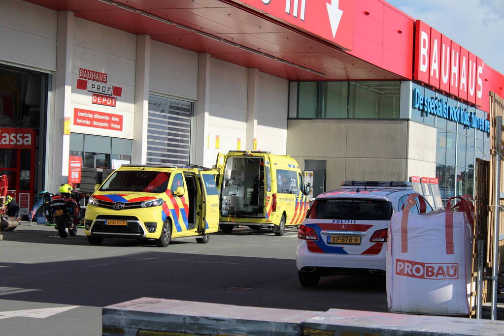 Persoon zwaargewond bij ongeval Bauhaus
