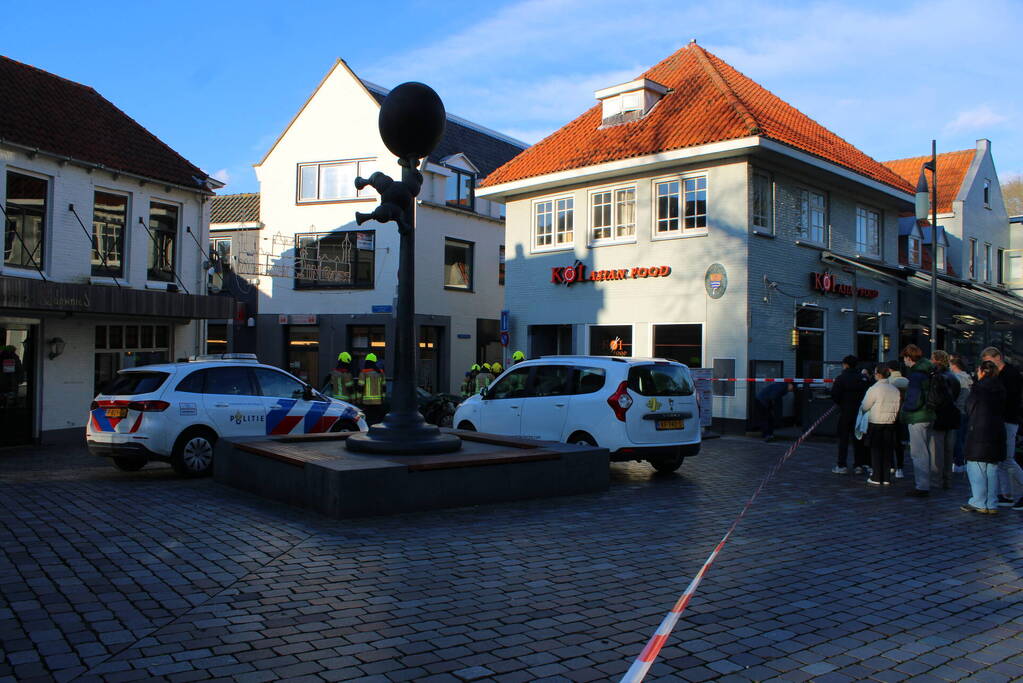 Auto ramt gevel Aziatisch restaurant